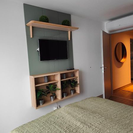 Beachfront Paradise Ezuest Panorama Lakeview Apartment With Panoramic Terrace 시오포크 외부 사진