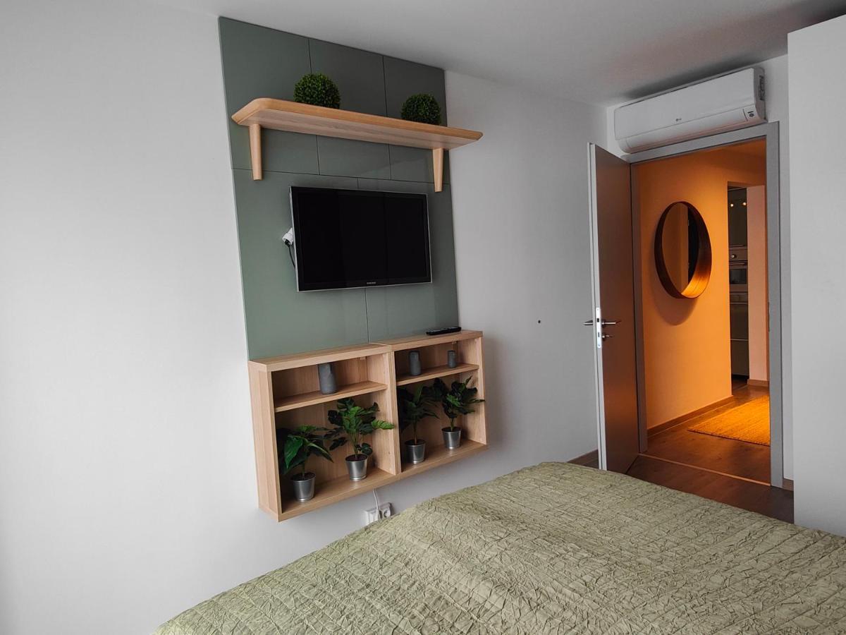 Beachfront Paradise Ezuest Panorama Lakeview Apartment With Panoramic Terrace 시오포크 외부 사진