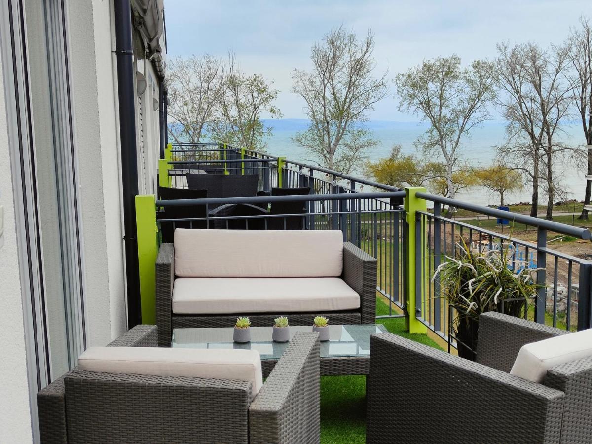 Beachfront Paradise Ezuest Panorama Lakeview Apartment With Panoramic Terrace 시오포크 외부 사진