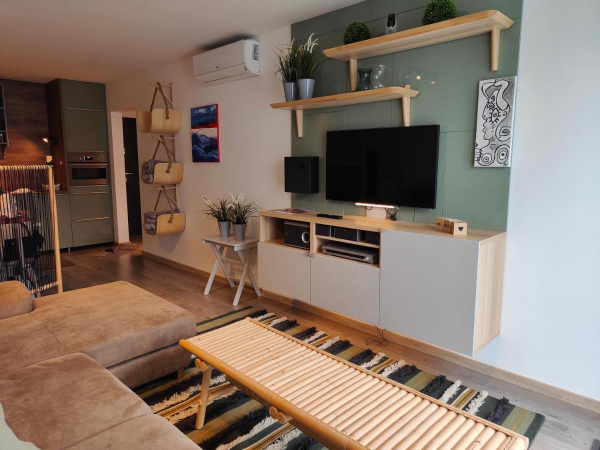 Beachfront Paradise Ezuest Panorama Lakeview Apartment With Panoramic Terrace 시오포크 외부 사진